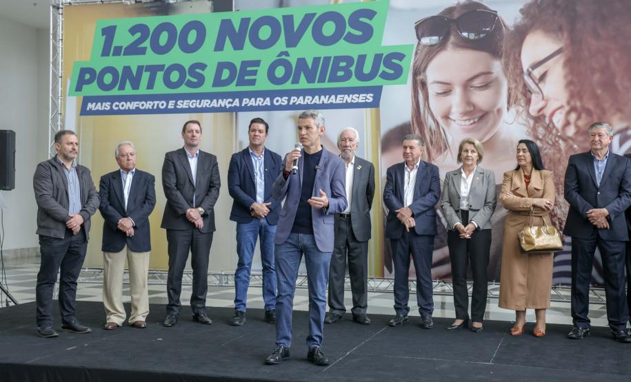 Estado vai distribuir 1.200 novos abrigos para pontos de ônibus em cidades metropolitanas