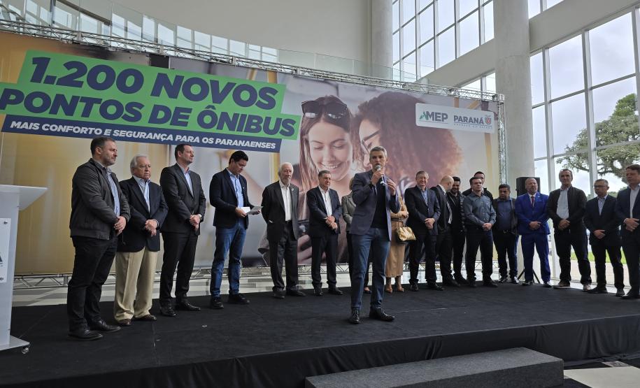 Estado vai distribuir 1.200 novos abrigos para pontos de ônibus em cidades metropolitanas