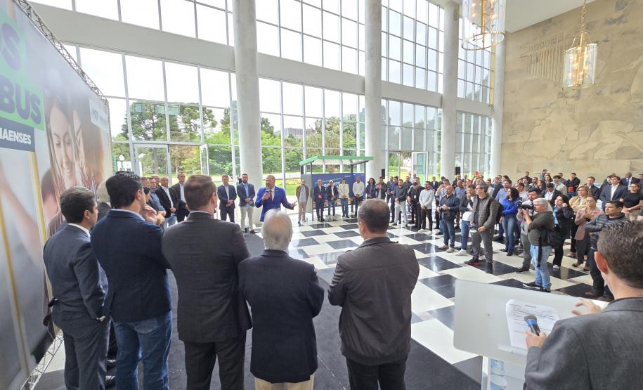 Estado vai distribuir 1.200 novos abrigos para pontos de ônibus em cidades metropolitanas