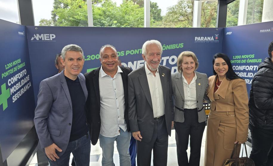 Estado vai distribuir 1.200 novos abrigos para pontos de ônibus em cidades metropolitanas