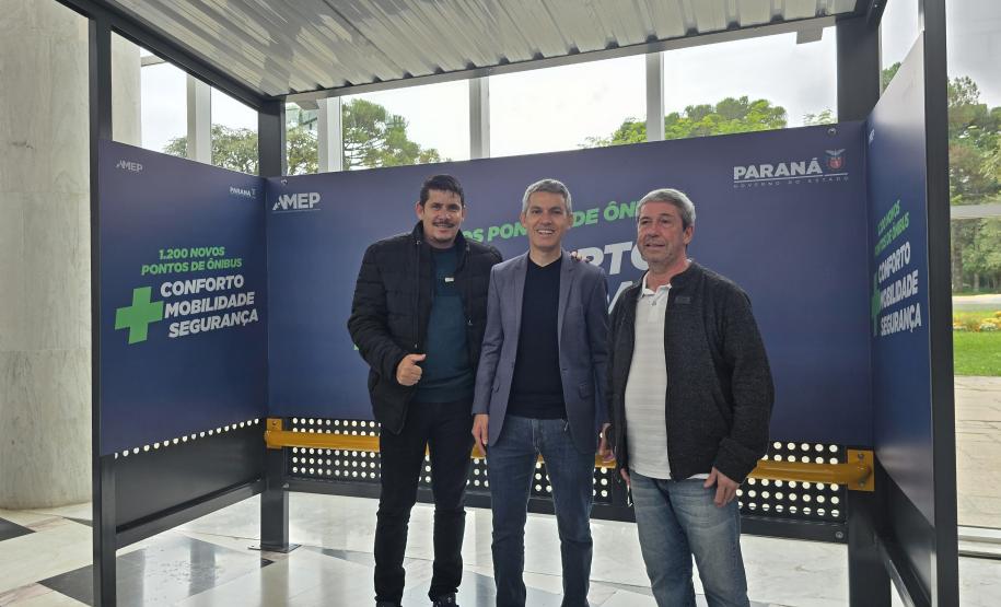 Estado vai distribuir 1.200 novos abrigos para pontos de ônibus em cidades metropolitanas