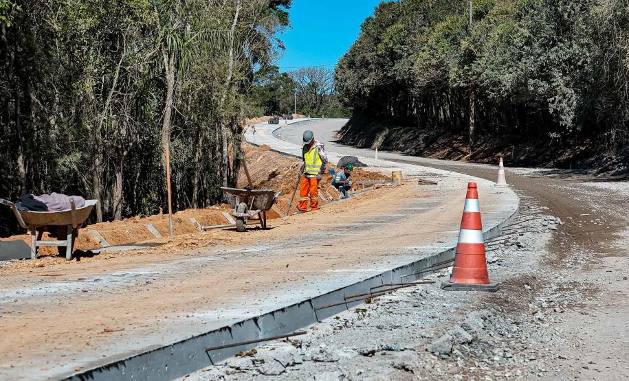 Pavimentação entre Mandirituba e São José dos Pinhais chega a 25% de conclusão