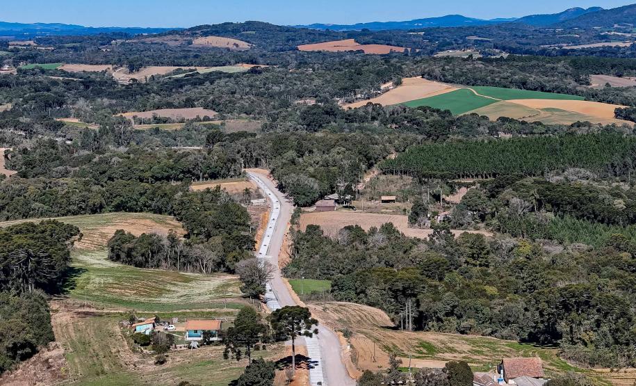 Pavimentação entre Mandirituba e São José dos Pinhais chega a 25% de conclusão
