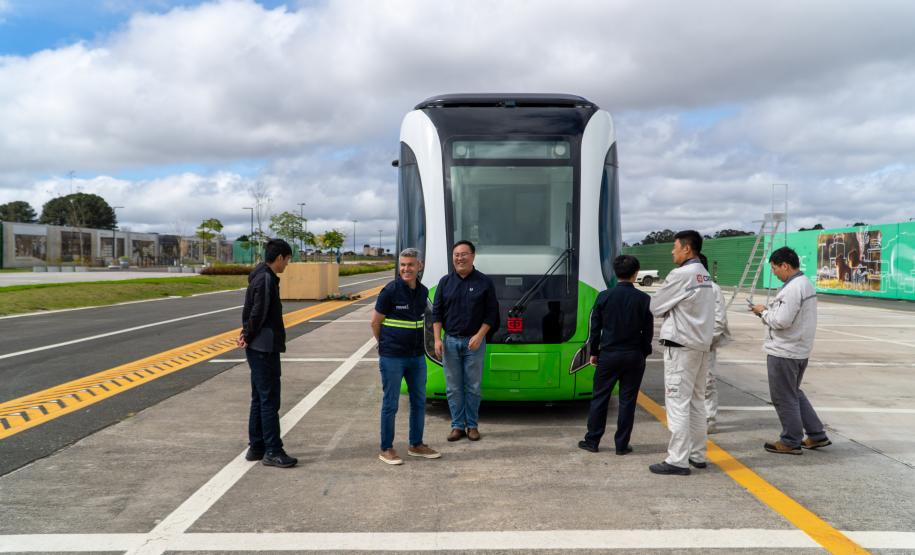 Bonde Urbano Digital trazido pelo Paraná desperta interesse no Brasil e de outros países