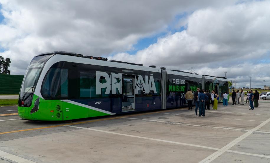 Bonde Urbano Digital trazido pelo Paraná desperta interesse no Brasil e de outros países