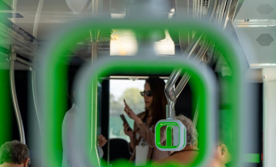 Bonde Urbano Digital trazido pelo Paraná desperta interesse no Brasil e de outros países