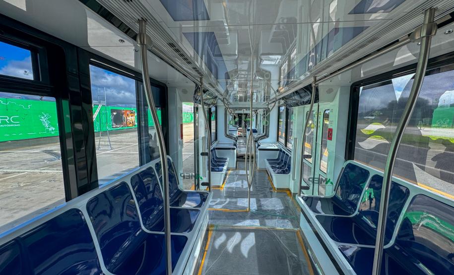 Bonde Urbano Digital trazido pelo Paraná desperta interesse no Brasil e de outros países