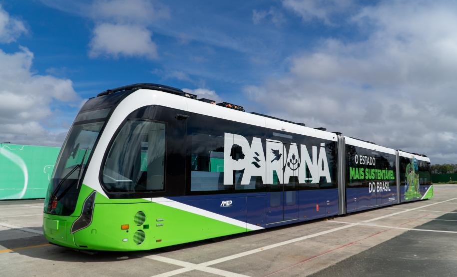 Bonde Urbano Digital trazido pelo Paraná desperta interesse no Brasil e de outros países