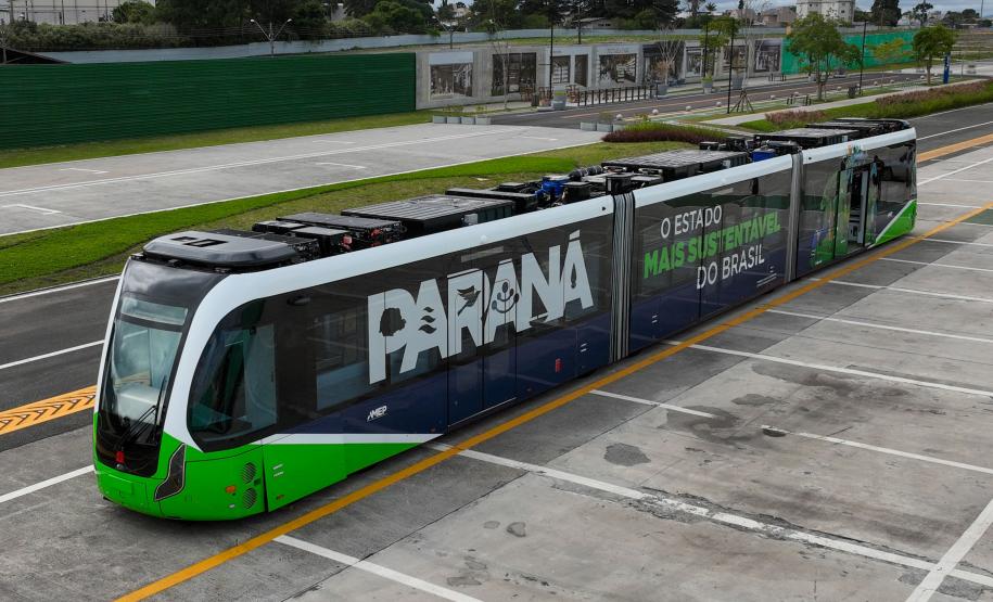 Bonde Urbano Digital trazido pelo Paraná desperta interesse no Brasil e de outros países