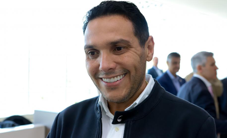 Ratinho Junior apresenta projeto inovador do transporte a prefeitos de Santa Catarina