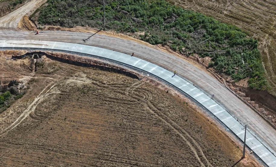 Pavimentação entre Mandirituba e São José dos Pinhais ultrapassa 40% de execução