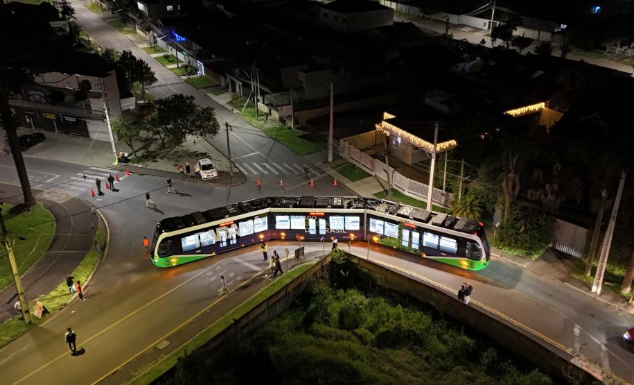 BUD chega a Piraquara para fase final de testes; operação com passageiros inicia em dezembro