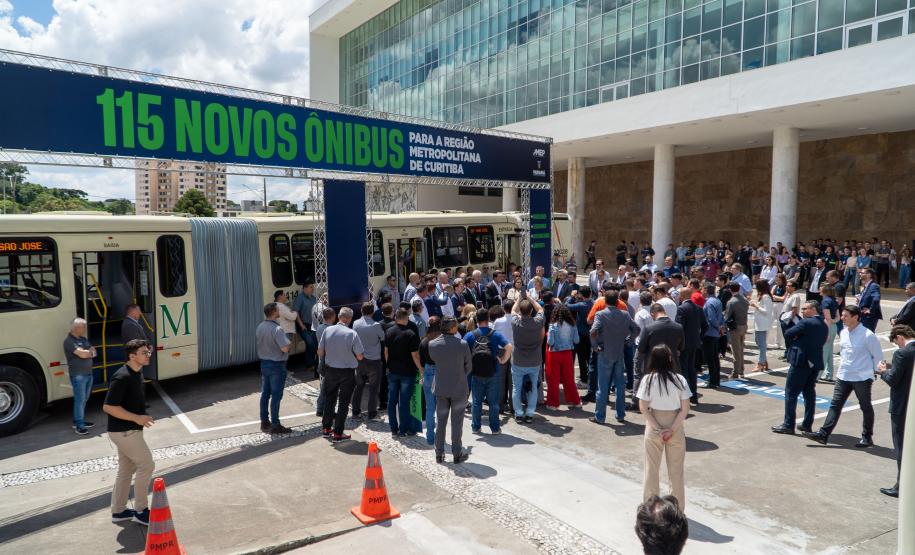 Cidades da Região Metropolitana de Curitiba ganham 115 novos ônibus para transporte coletivo