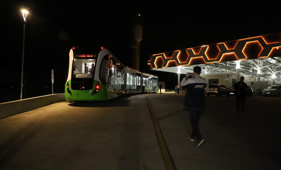 BUD chega a Piraquara para fase final de testes; operação com passageiros inicia em dezembro