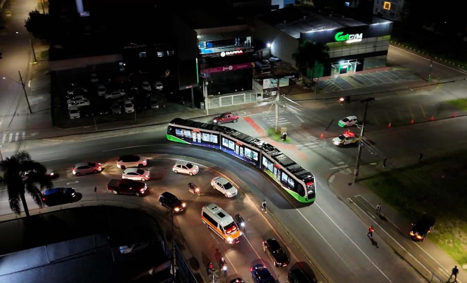 BUD chega a Piraquara para fase final de testes; operação com passageiros inicia em dezembro