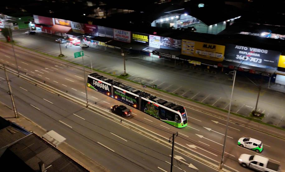 BUD chega a Piraquara para fase final de testes; operação com passageiros inicia em dezembro