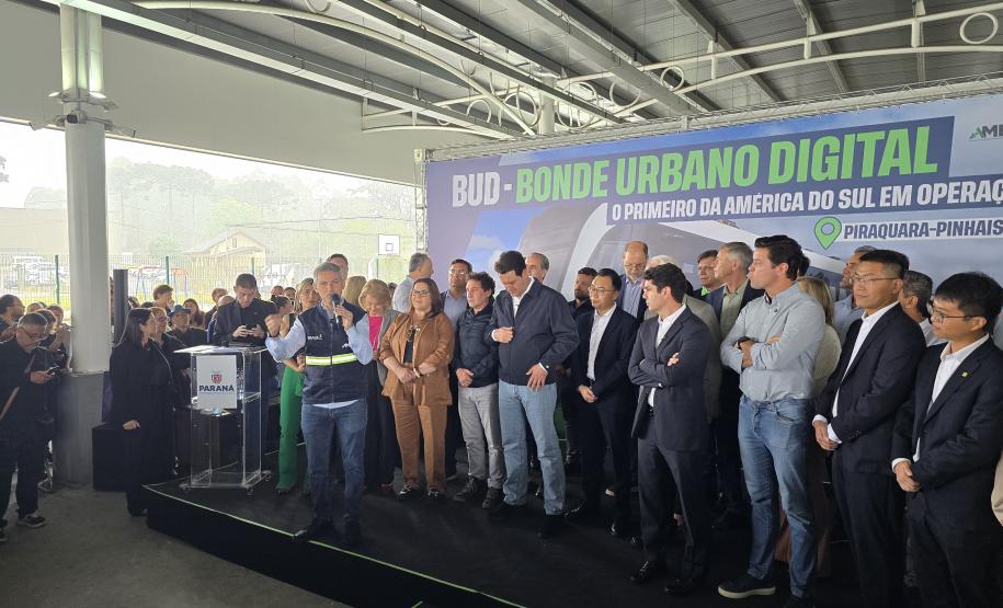 Primeiro na América do Sul: Bonde Urbano Digital começa a operar entre Pinhais e Piraquara
