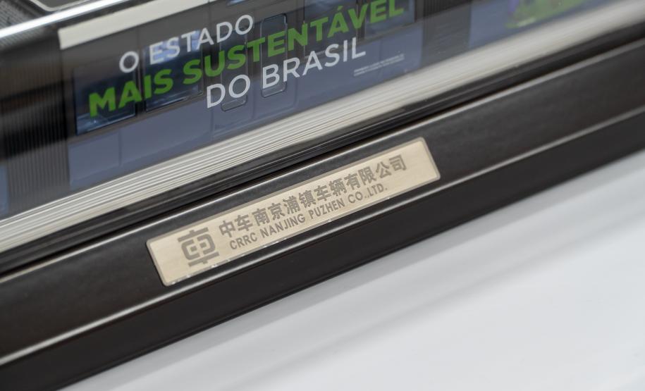 Primeiro na América do Sul: Bonde Urbano Digital começa a operar entre Pinhais e Piraquara