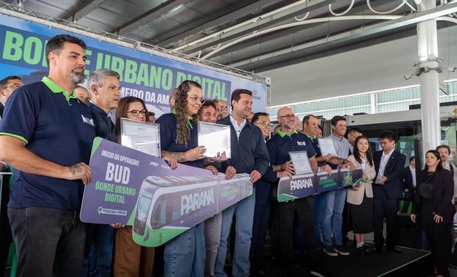 Primeiro na América do Sul: Bonde Urbano Digital começa a operar entre Pinhais e Piraquara