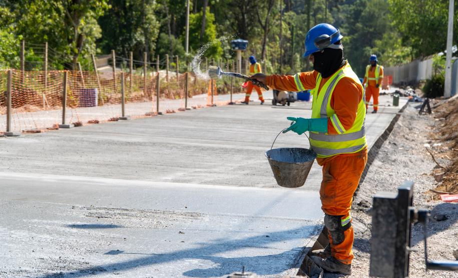 Pavimentação em concreto entre Mandirituba e São José dos Pinhais bate 50% de execução