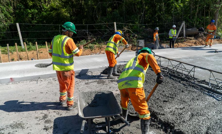 Pavimentação em concreto entre Mandirituba e São José dos Pinhais bate 50% de execução