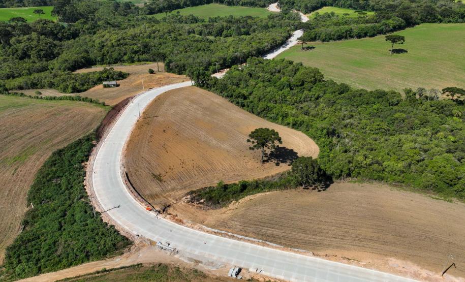Pavimentação em concreto entre Mandirituba e São José dos Pinhais bate 50% de execução