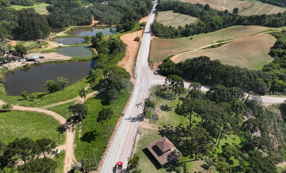 Pavimentação em concreto entre Mandirituba e São José dos Pinhais bate 50% de execução