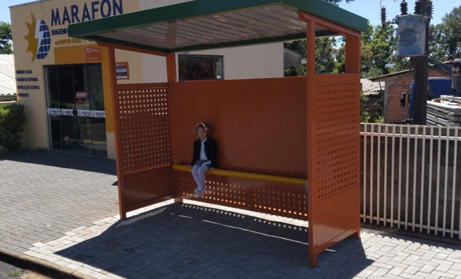 68 cidades do Paraná recebem novos abrigos de paradas de ônibus