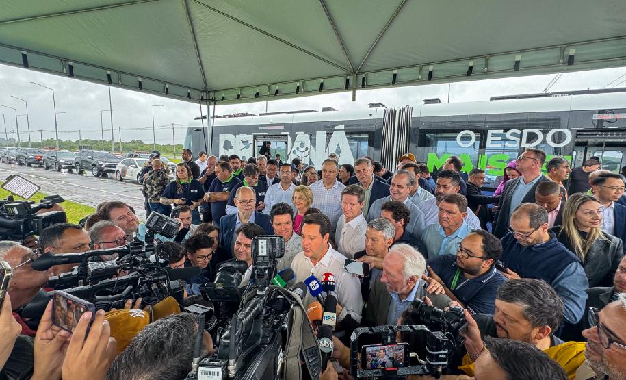 Primeiro na América do Sul: Bonde Urbano Digital começa a operar entre Pinhais e Piraquara