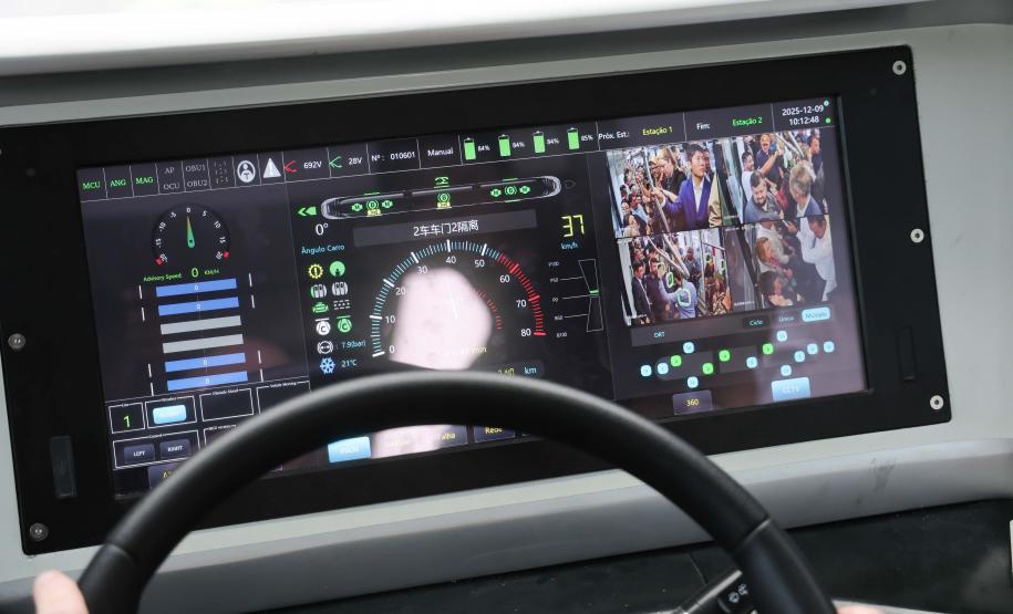 Primeiro na América do Sul: Bonde Urbano Digital começa a operar entre Pinhais e Piraquara