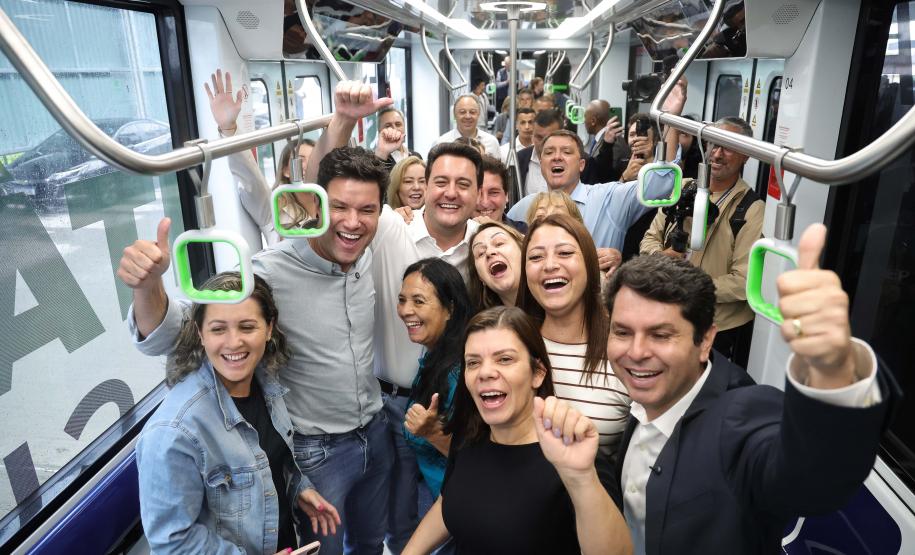 Primeiro na América do Sul: Bonde Urbano Digital começa a operar entre Pinhais e Piraquara