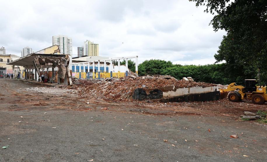 Com limpeza e sondagem do solo, obras do Terminal de Londrina começam a ganhar ritmo
