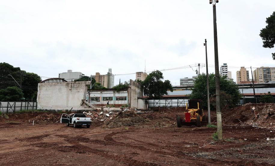 Com limpeza e sondagem do solo, obras do Terminal de Londrina começam a ganhar ritmo