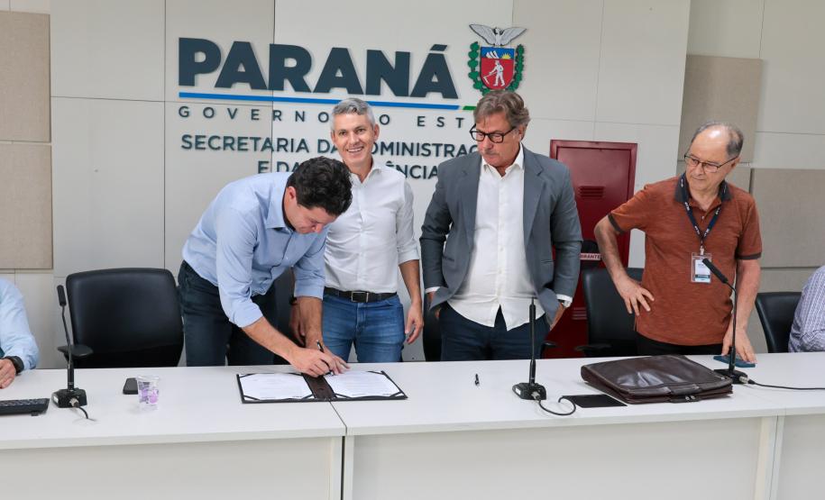 Curitiba, Colombo e Fazenda Rio Grande: Estado assina contrato para anteprojeto de novo corredor de ônibus