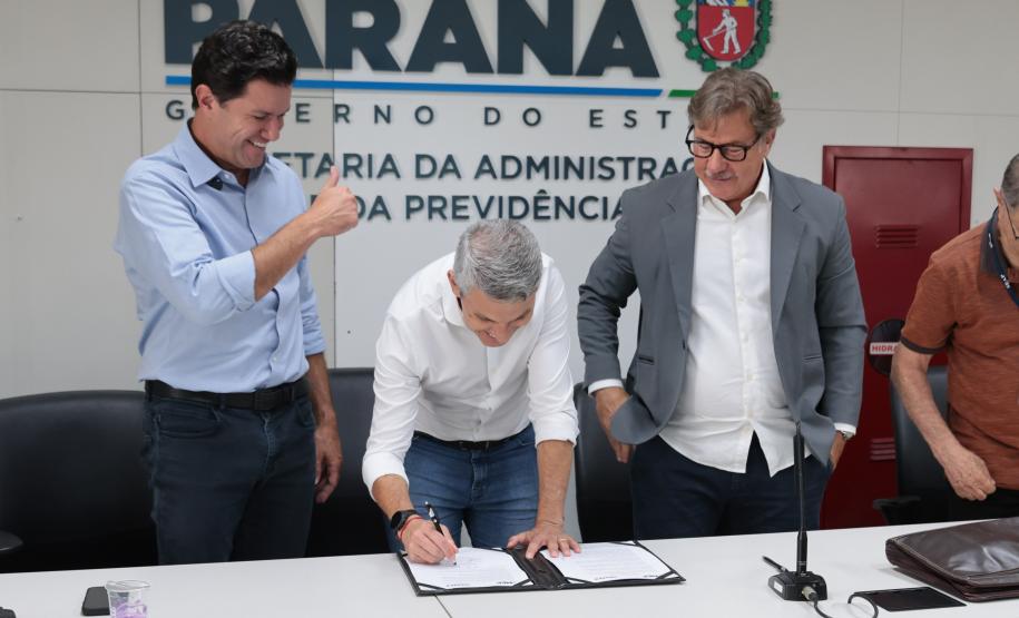 Curitiba, Colombo e Fazenda Rio Grande: Estado assina contrato para anteprojeto de novo corredor de ônibus