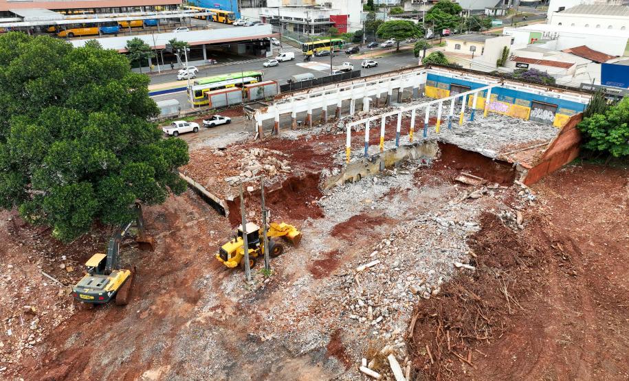Com limpeza e sondagem do solo, obras do Terminal de Londrina começam a ganhar ritmo