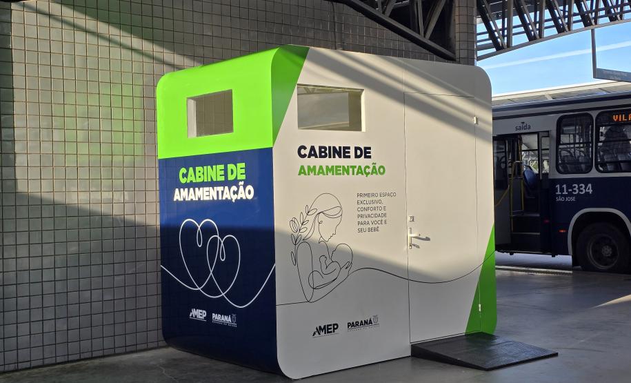 Paraná instala cabine de amamentação em terminal metropolitano e amplia conforto das mães