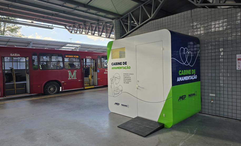 Paraná instala cabine de amamentação em terminal metropolitano e amplia conforto das mães