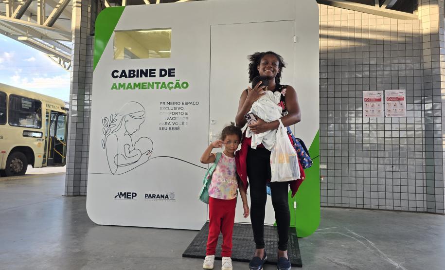 Paraná instala cabine de amamentação em terminal metropolitano e amplia conforto das mães