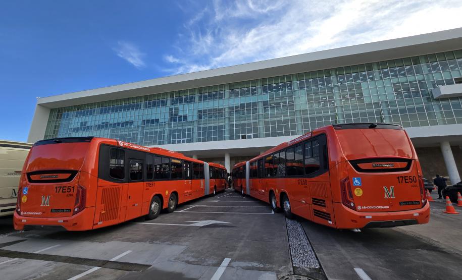 23 metros e quase 200 lugares: Paraná ganha primeiros ônibus superarticulados