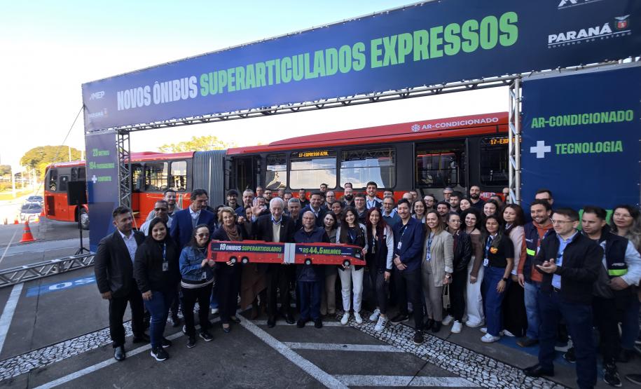 23 metros e quase 200 lugares: Paraná ganha primeiros ônibus superarticulados