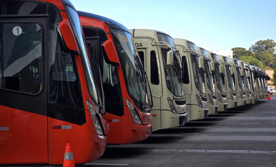 23 metros e quase 200 lugares: Paraná ganha primeiros ônibus superarticulados