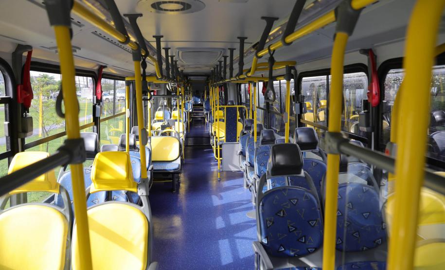 Estado entrega 37 novos ônibus Articulados Especiais para ligação entre Fazenda Rio Grande e Curitiba