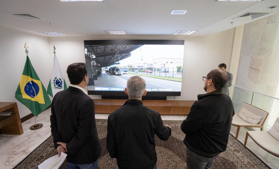 Estado instala 261 câmeras em 16 terminais para ampliar monitoramento do transporte metropolitano de Curitiba