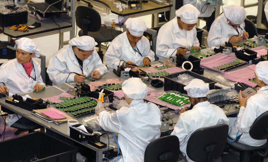 A taxa de desemprego na Região Metropolitana de Curitiba (RMC) no mês de novembro foi de 3,4% da População Economicamente Ativa (PEA). O nível é menor do que o constatado no mês anterior (3,6%), inferior ao da média nacional (5,2%) e igual ao de novembro de 2010.