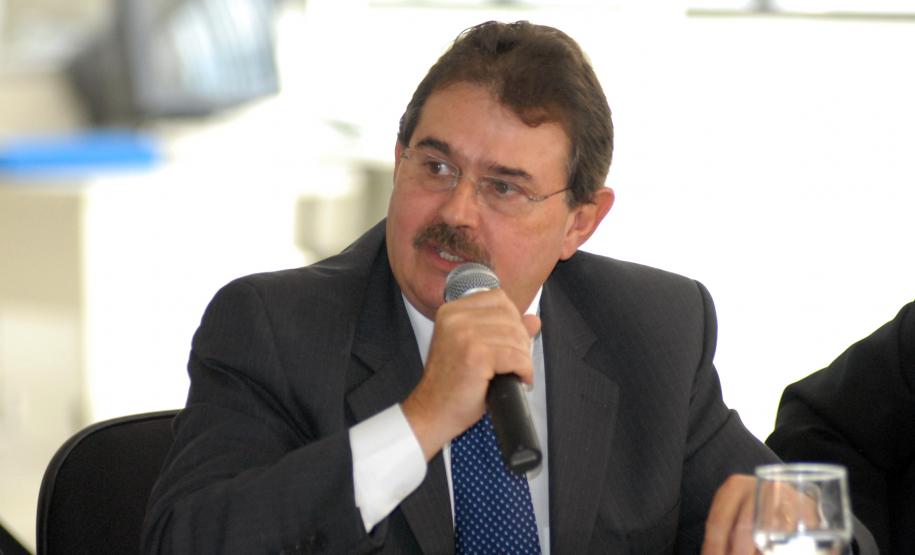 Governo prepara programa para levar internet gratuita a todo PR O secretario de Desenvolvimento Urbano, Cezar Silvestri