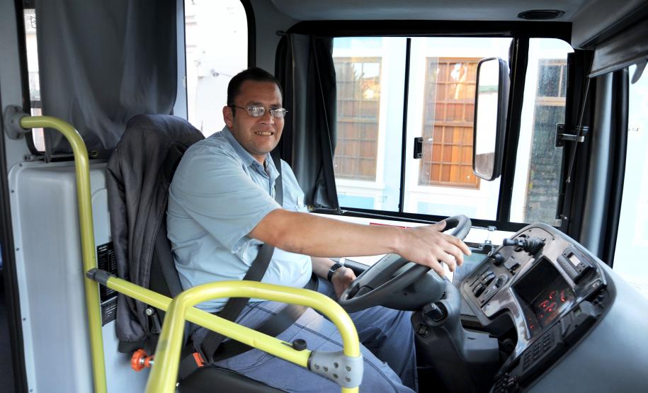 Palestras da Urbs e Setran orientam motoristas do transporte coletivo Com o foco na segurança do passageiro, a Urbs e a Secretaria de Trânsito iniciaram no dia 07 de março o 2º Ciclo de Palestras para Motoristas do Transporte Coletivo de Curitiba.