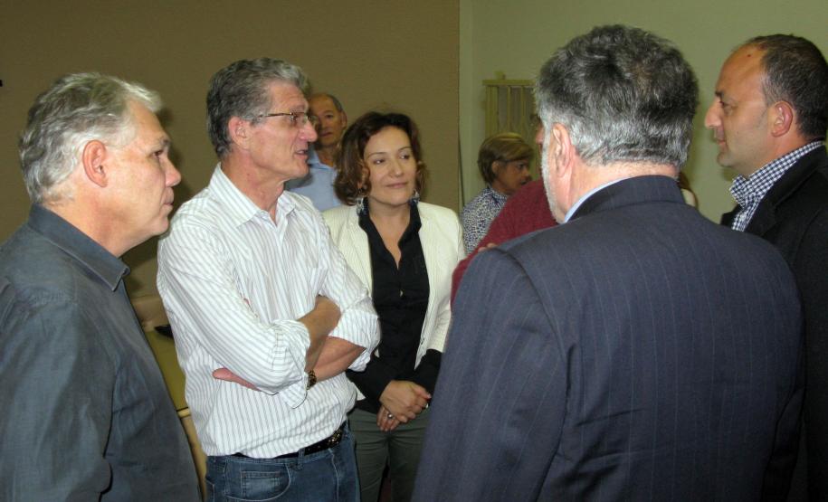 Missão italiana conhece projeto que fortalece cadeia produtiva de hortifrutigranjeiros da RMC O projeto que prevê a remodelação da cadeia produtiva de hortifrutigranjeiros para a Região Metropolitana de Curitiba, elaborado pelo Fórum do Desenvolvimento do Agronegócio Paranaense, foi apresentado à missão italiana do Centro de Abastecimento Alimentar da Bologna, da região de Emilia Romagna,