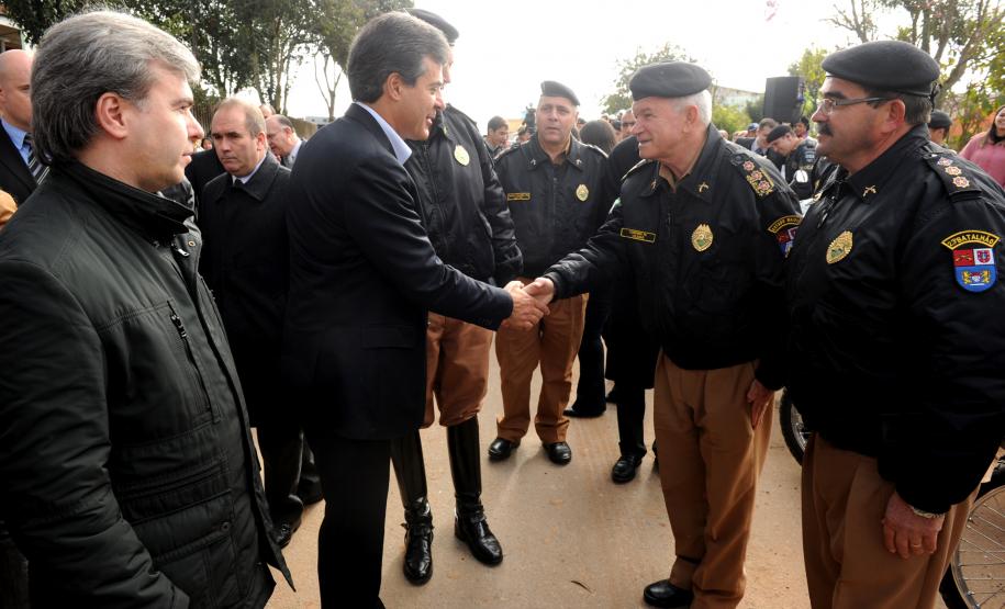 O governador Beto Richa participou no dia 19 de julho da instalação oficial da unidade Unidade Paraná Seguro (UPS) na Vila Sabará. A base é a primeira das quatro UPS que serão implantadas nas próximas semanas na Cidade Industrial de Curitiba (CIC), o maior e mais violento bairro da capital, que apresenta um dos mais elevados índices de criminalidade no Estado.