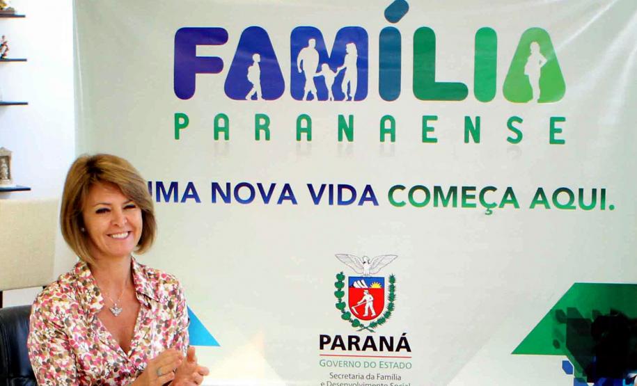 A secretária estadual da Família e Desenvolvimento Social, Fernanda Richa, informou no dia 08 de agosto que o Governo do Estado vai investir R$ 3,2 milhões para fortalecer os serviços de proteção e atendimento integral às famílias (Paif) nos municípios que aderiram à metodologia do programa Família Paranaense até 31 de julho.